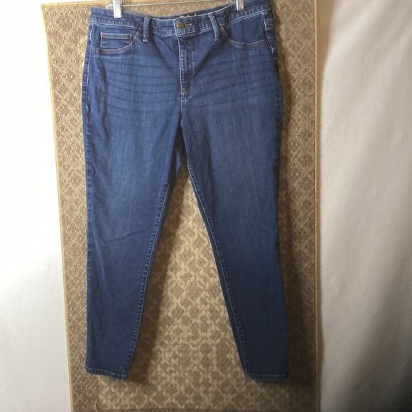 Universal Thread size 16 jeans. - Picture 7 of 11